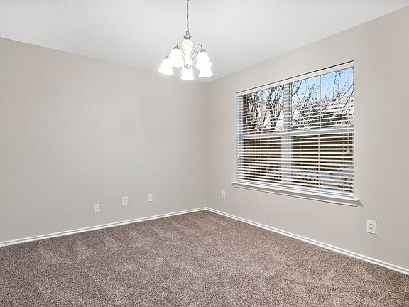 4th image of 112 Clark Dr