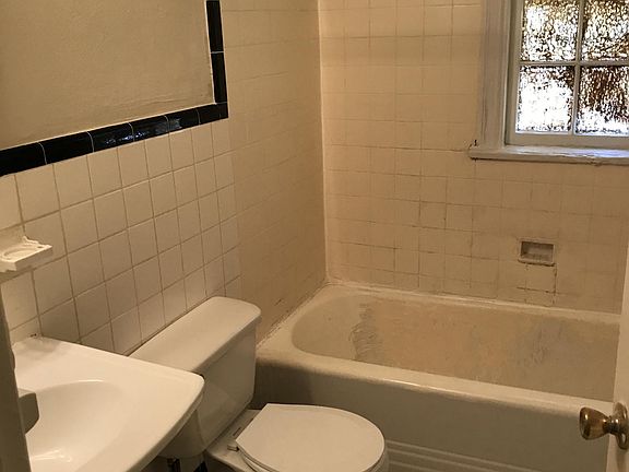 4th image of 4909 Chamberlayne Ave
