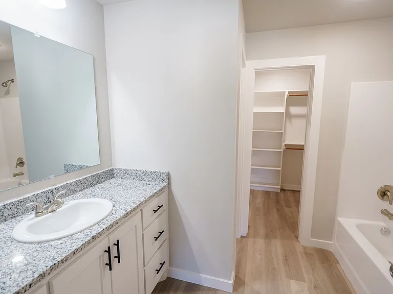 2701 Baron Ave — Photo 10