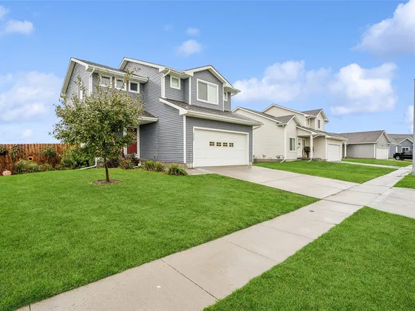 3304 Locust St SW, Bondurant, IA 50035