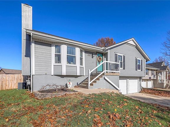3rd image of 104 SW Nelson Dr