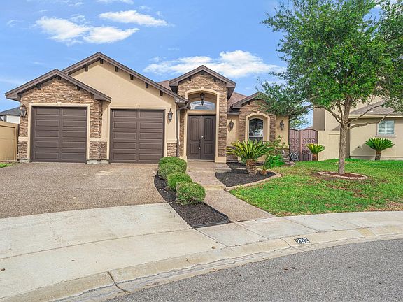 2nd image of 202 Butia Dr