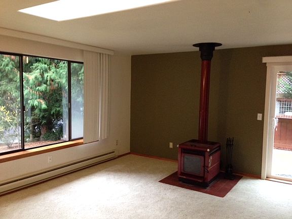 Living Room with fireplace