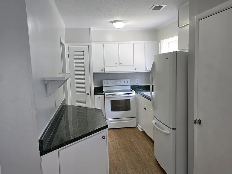 2503 Convent Ave — Photo 6