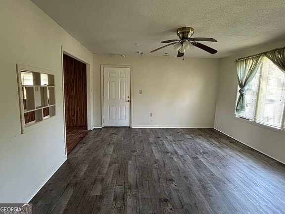 5th image of 183 Shuman Ave