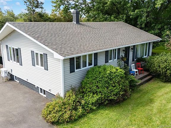 2nd image of 2545 Acadie Rd