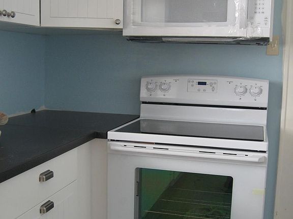 3rd image of 211 North Ave