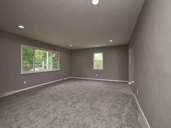 3rd image of 730 Dean Dr