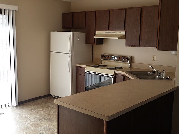 3rd image of 2117 Cottage St