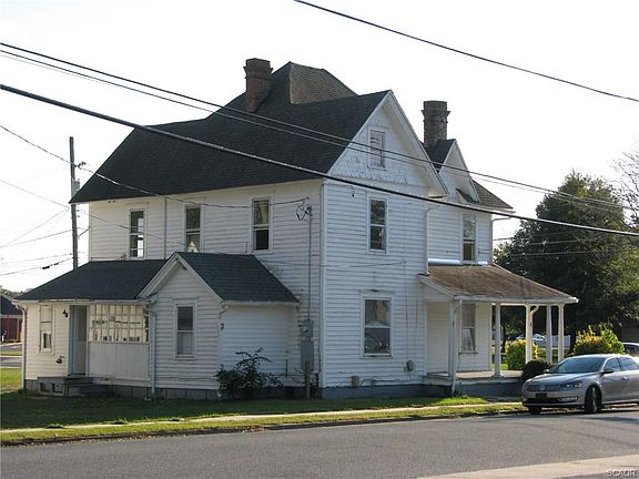 4th image of 131 N Market St