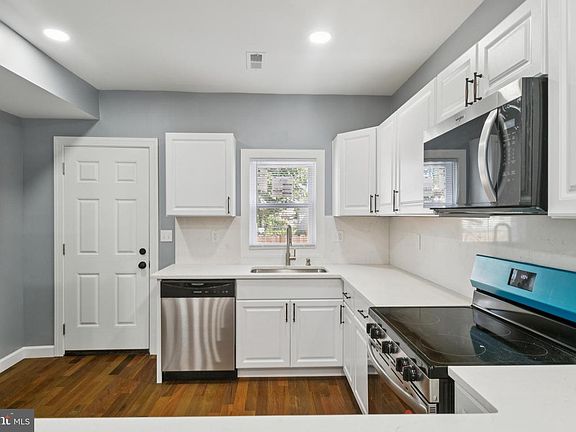 5th image of 3607 4th St