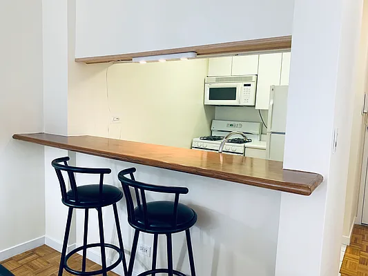 Rented by R New York | media 37