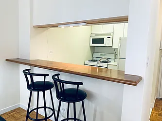 Rented by R New York