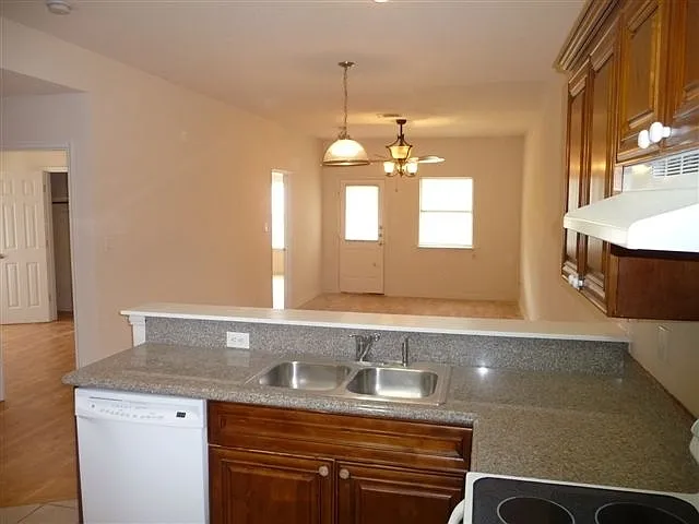 3126 S Cherry Ln — Photo 3