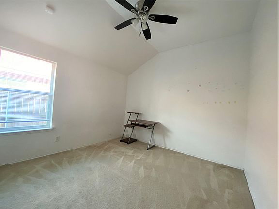 4th image of 1623 Loveland Dr