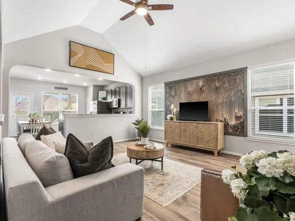 2819 Preston Place Ct, Conroe, TX 77304