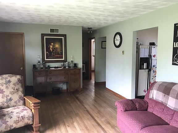 5th image of 3170 W Broadway