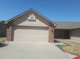 1620 Hickory Ln, Junction City, KS 66441