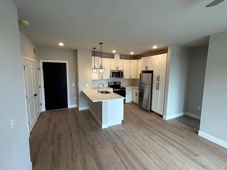 821 Williamson St #105 — Photo 3