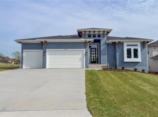 22005 W 99th Ter, Lenexa, KS 66220