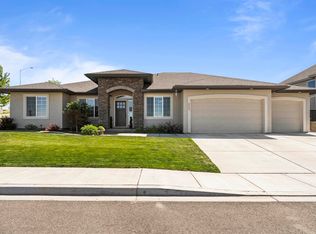 8803 W 12th Ave, Kennewick, WA 99338