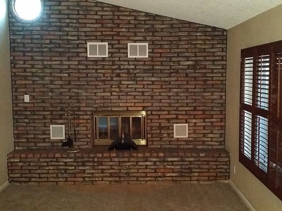 den w working fireplace