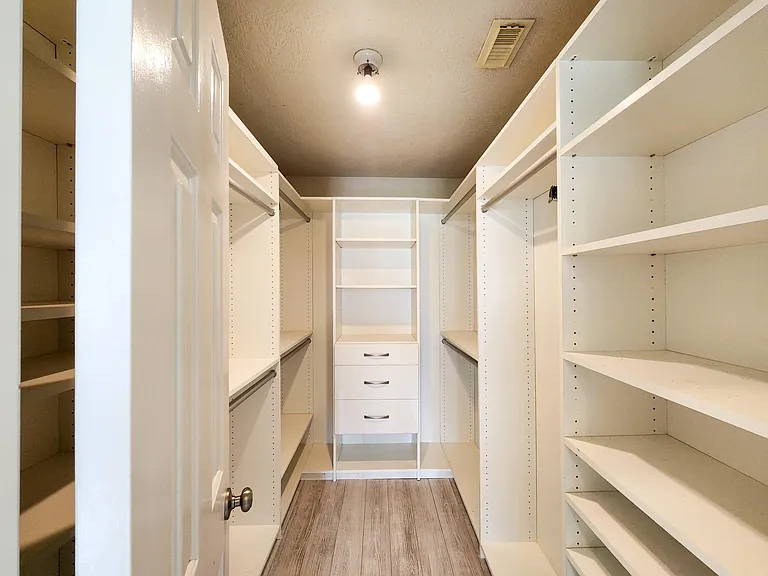 2412 N Mission Cir — Photo 28