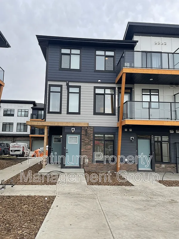 3 bed, 2.5 bath, 1317 sqft, $2,195 — Photo 1
