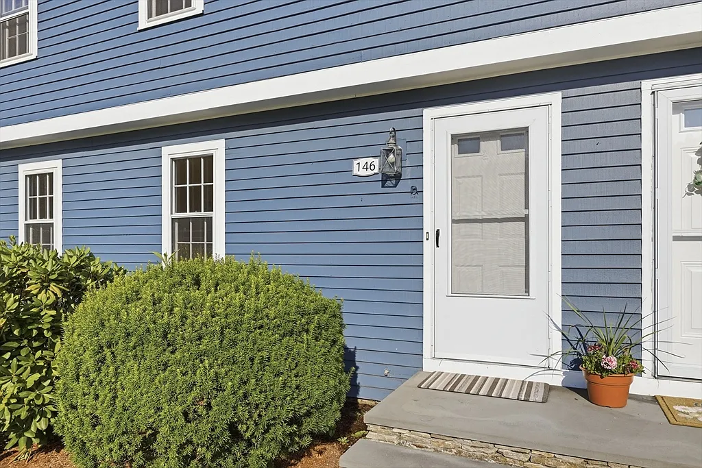 2 bed, 1.5 bath, 2019 sqft, $3,000 — Photo 2