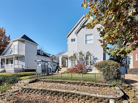3rd image of 1907 McCausland Ave