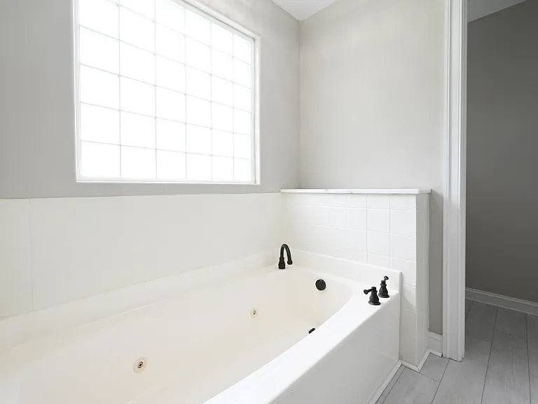 607 Calista Dr — Photo 6