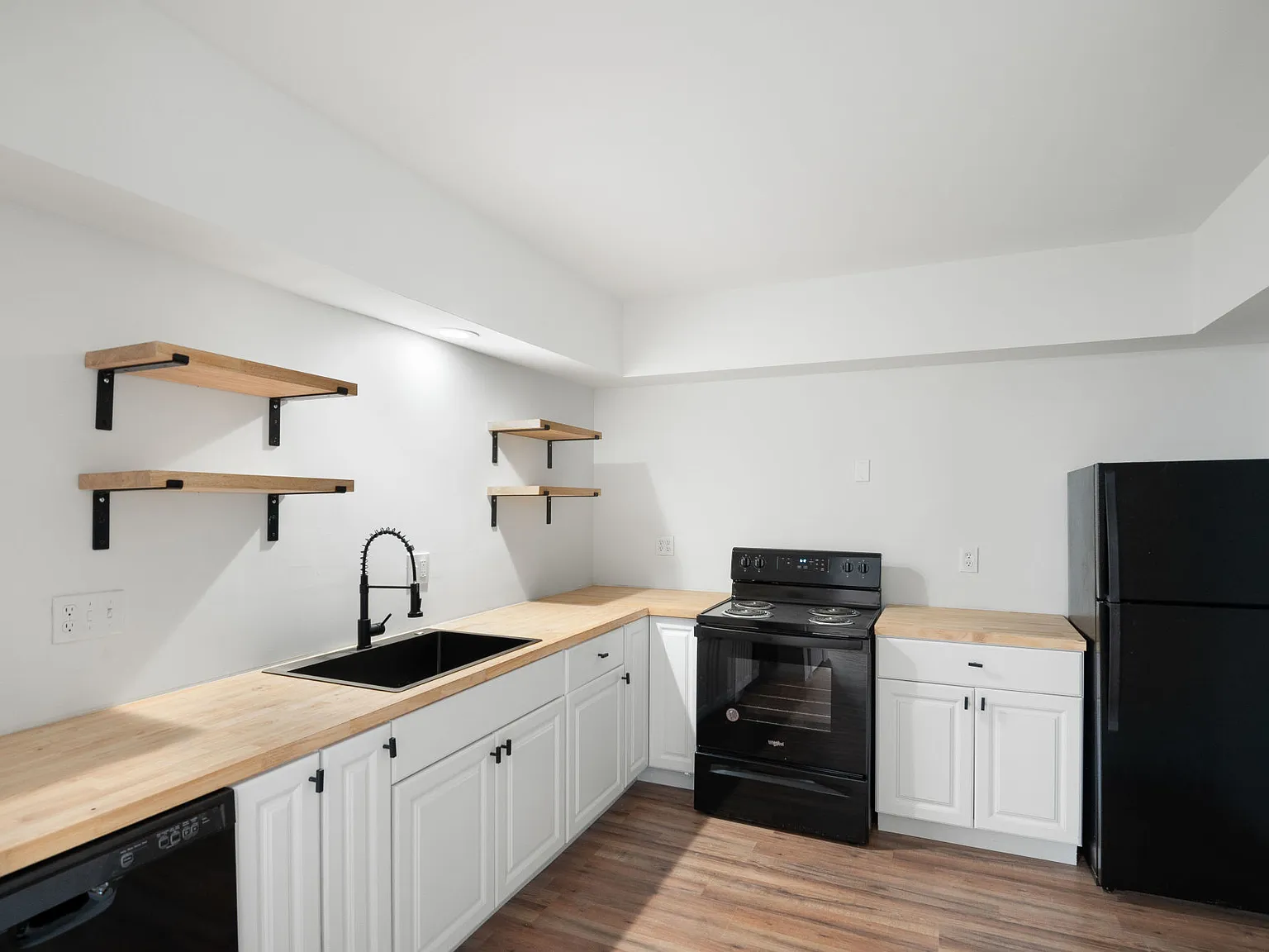 Studio, 800 sqft, $1,000 — Photo 3