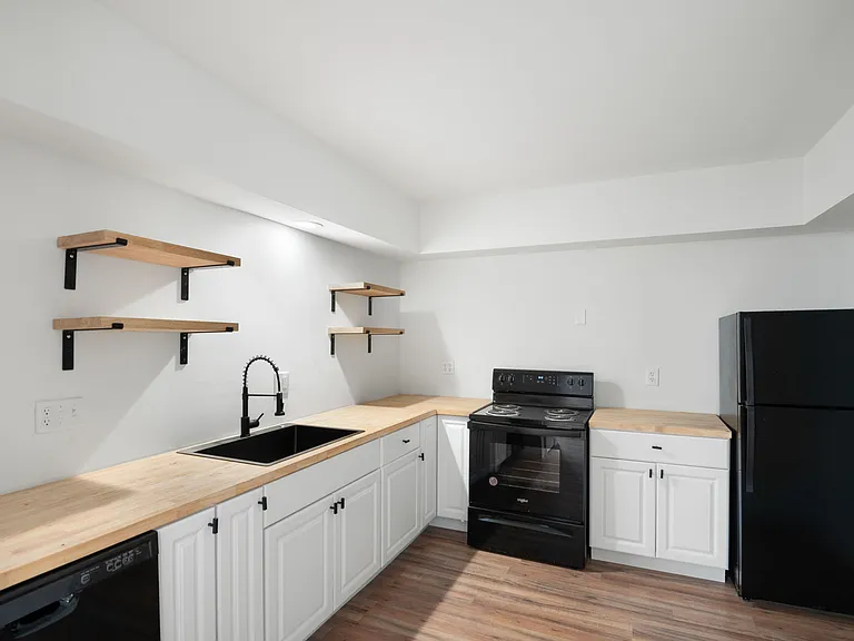 2136 Ravine St #5 — Photo 8