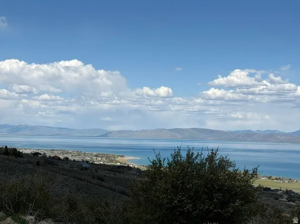 3077 S Sweetwater Pkwy, Garden City, UT 84028