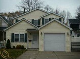 118 Muir Rd, Grosse Pointe Farms, MI 48236