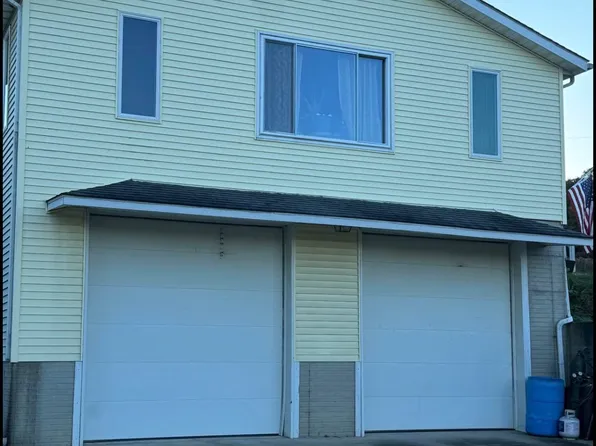 (undisclosed Address), Coshocton, OH 43812