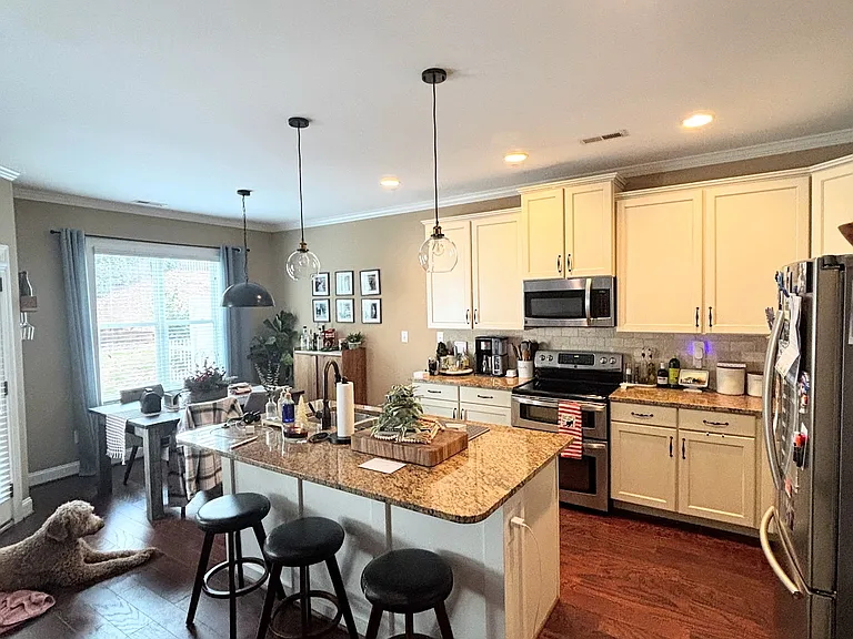 Kitchen, dining room