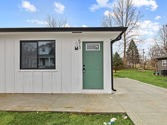 2nd image of 513 E Pearl St #513