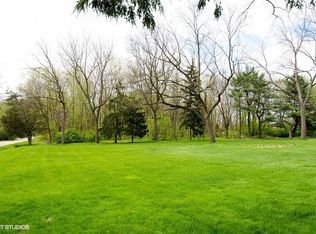 5516 Riverview Dr, Lisle, IL