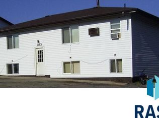 953 S Blaine Ave, Sioux Falls, SD 57103