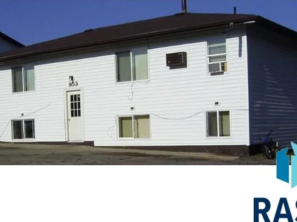 953 S Blaine Ave, Sioux Falls, SD 57103