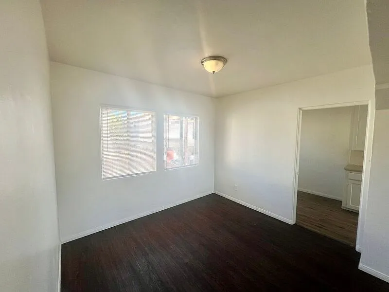 2 bed, 1.0 bath, 900 sqft, $2,450 — Photo 4