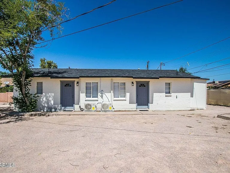 425 N 17th Dr #2-B — Photo 1