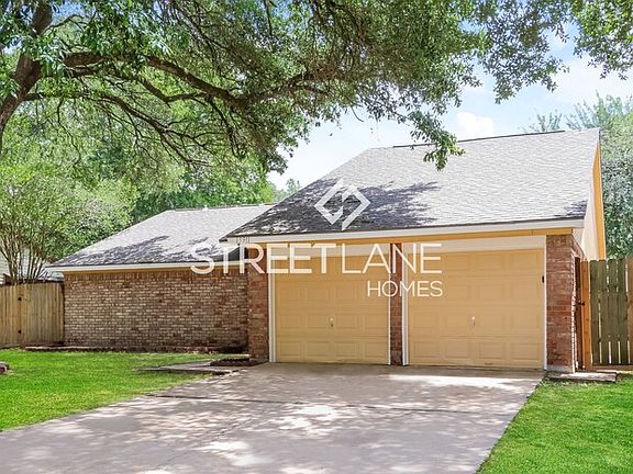 2nd image of 15911 Walnut Wood Dr