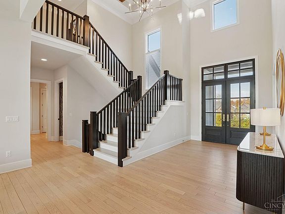 4th image of 5673 Melbury Ct