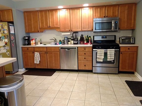 5th image of 3746 N Whipple St #1