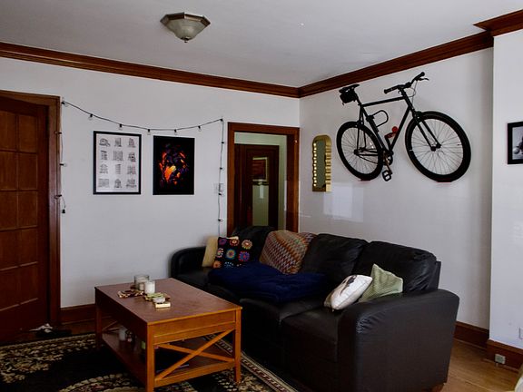 3rd image of 3916 N Richmond St #1
