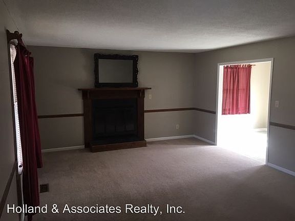 3rd image of 428 Wedgewood Ct