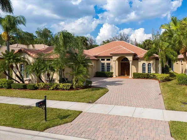 832 SW Grand Reserves Boulevard, Port St Lucie, FL 34986