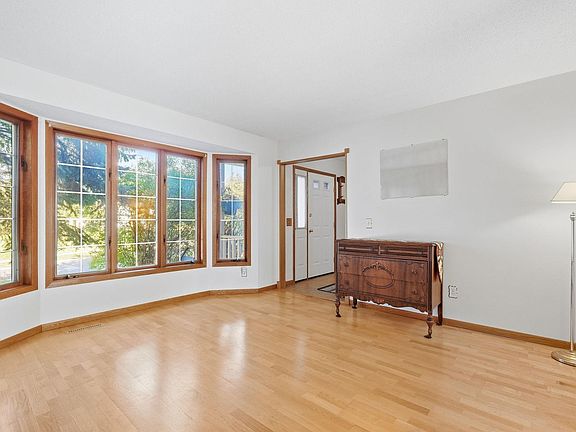 3rd image of 14130 Dearborn Path